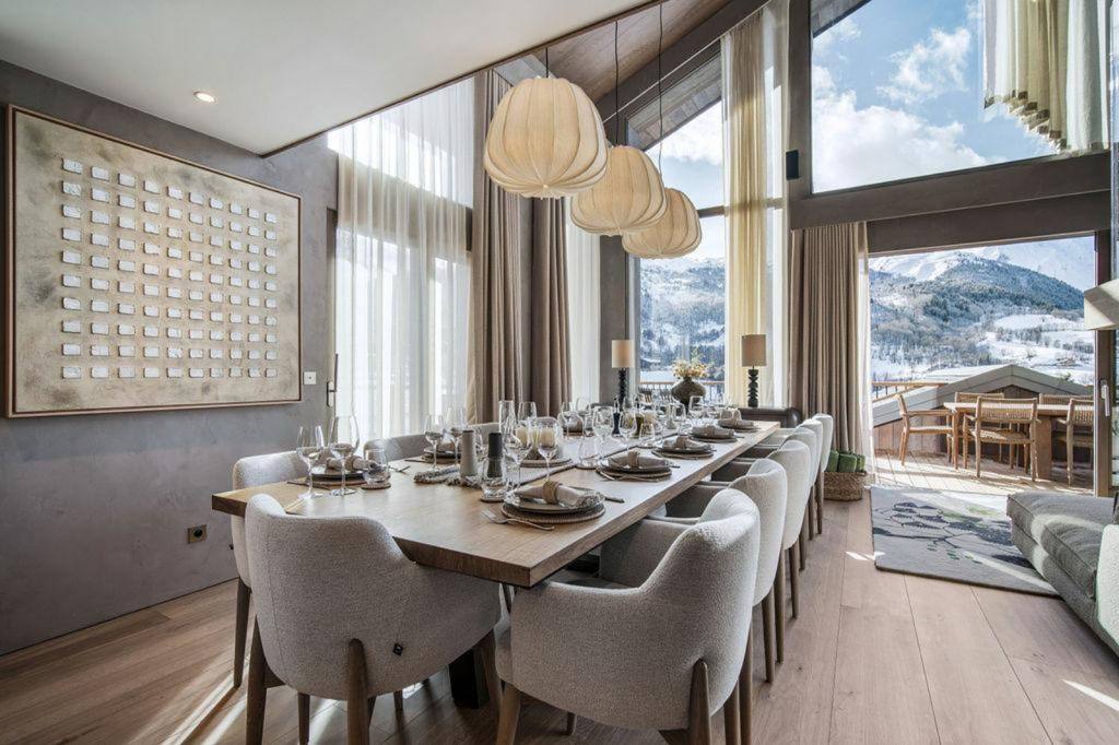 Lunch set against the snowfields