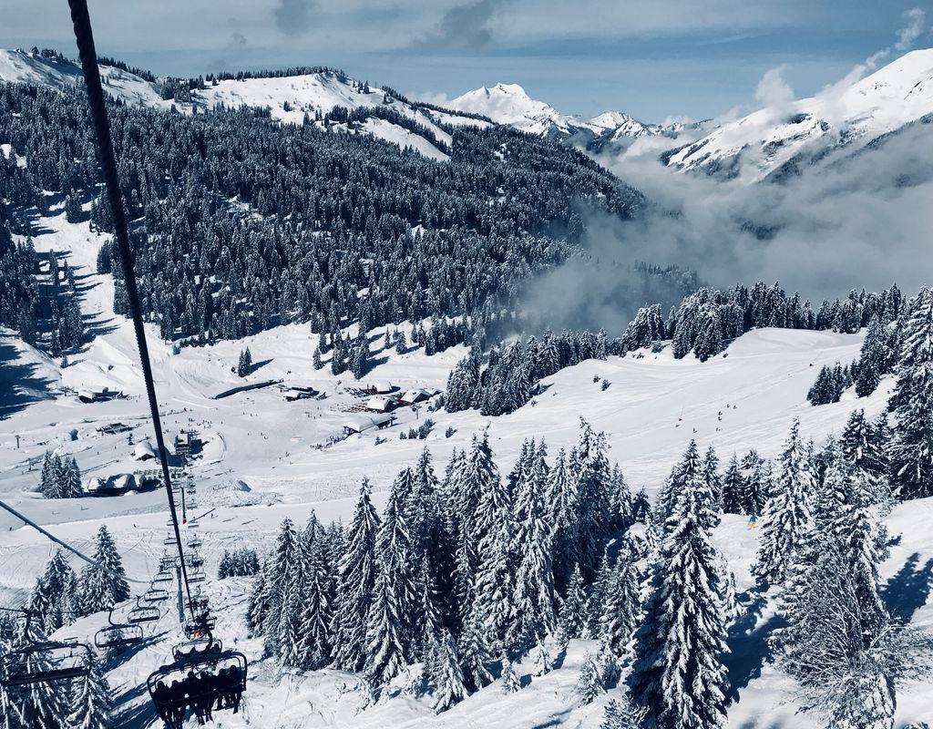 Cable car above the Megève ski area
