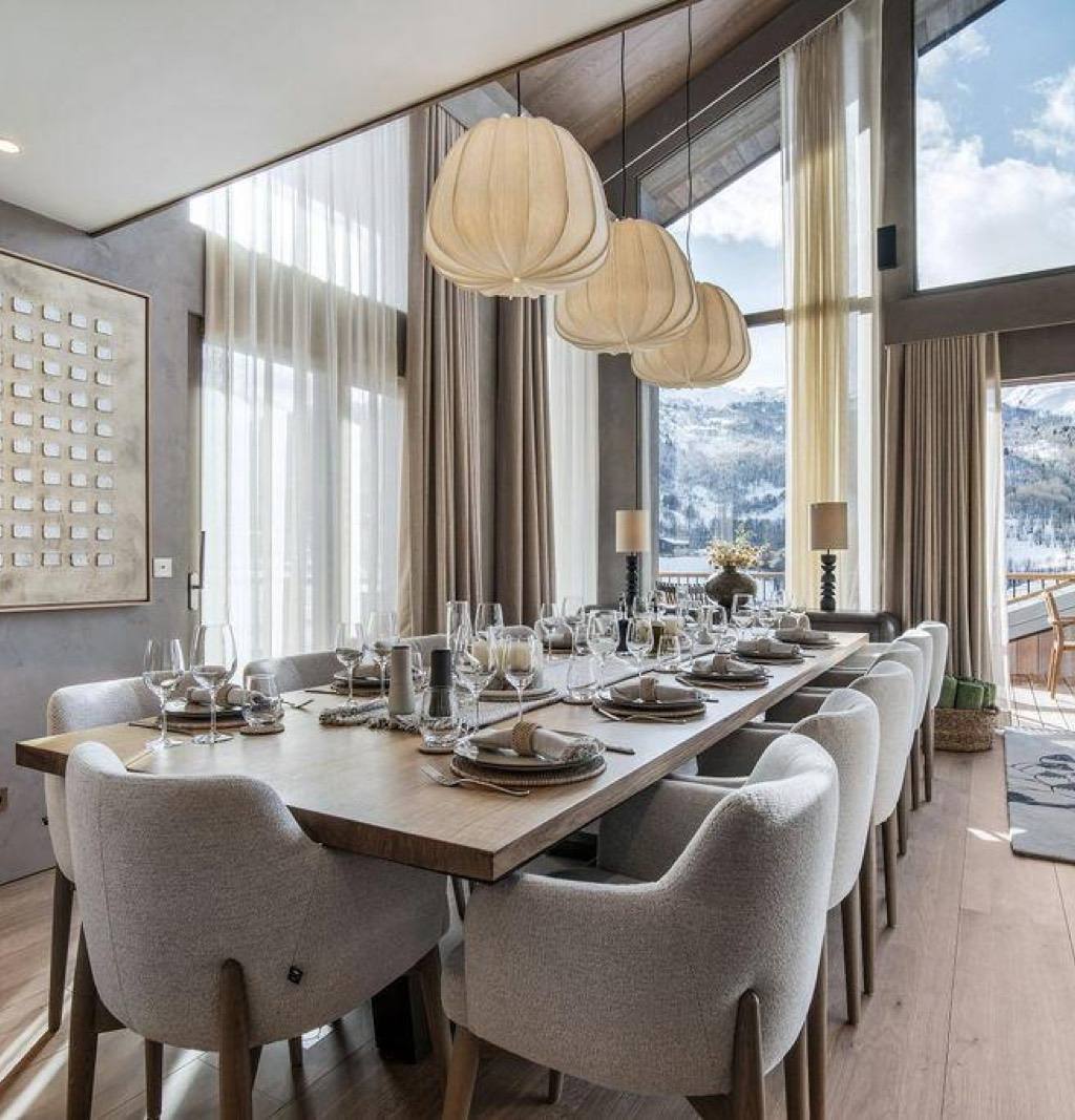 Lunch set against the snowfields